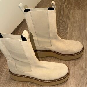 Paloma Barcelo Cream Boots!